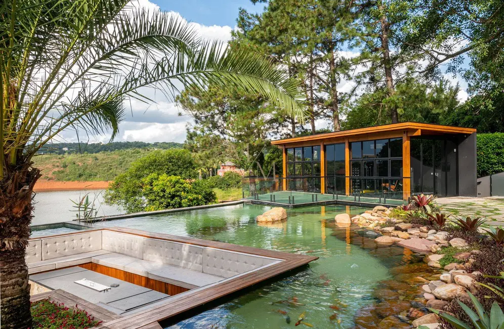 Foto 4 de Chácara com 5 quartos à venda, 670m2 em Chácaras Condomínio Recanto Pássaros II, Jacarei - SP