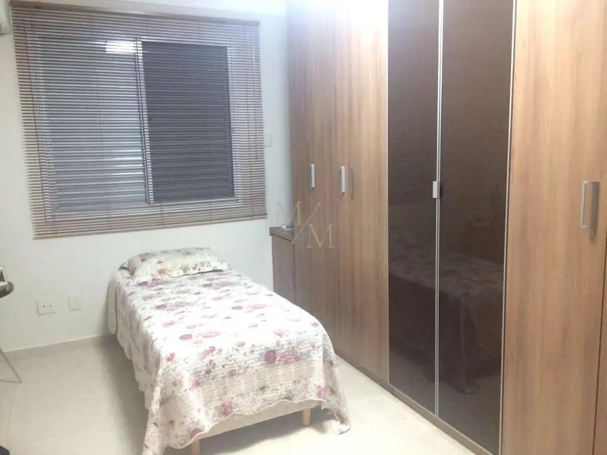 Casa com 4 quartos à venda e para alugar, 190m2 em Embaré, Santos - SP - imagem 6 Foto 6 de Casa com 4 quartos à venda e para alugar, 190m2 em Embaré, Santos - SP