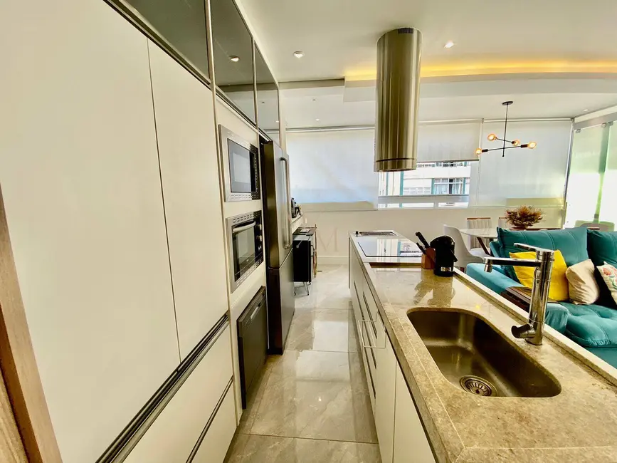 Foto 9 de Apartamento com 2 quartos à venda, 70m2 em Gonzaga, Santos - SP