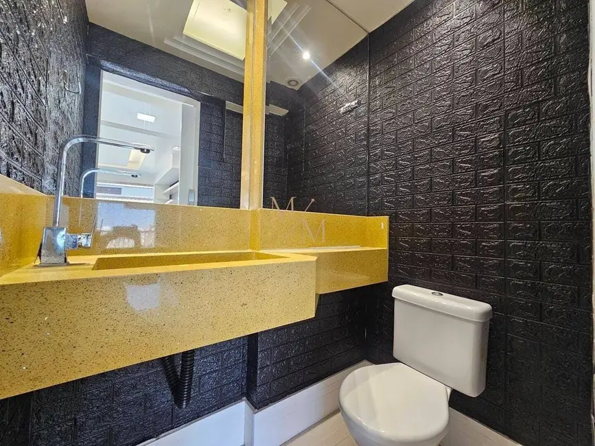 Apartamento com 3 quartos para alugar, 111m2 em Encruzilhada, Santos - SP - imagem 4 Foto 4 de Apartamento com 3 quartos para alugar, 111m2 em Encruzilhada, Santos - SP
