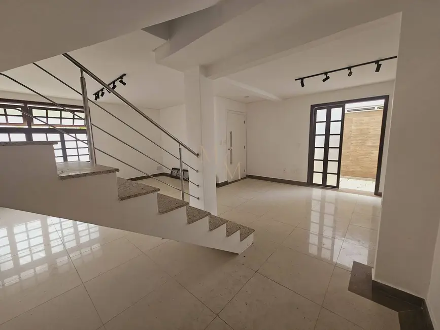 Casa com 3 quartos à venda, 145m2 em Aparecida, Santos - SP - imagem 4 Foto 4 de Casa com 3 quartos à venda, 145m2 em Aparecida, Santos - SP