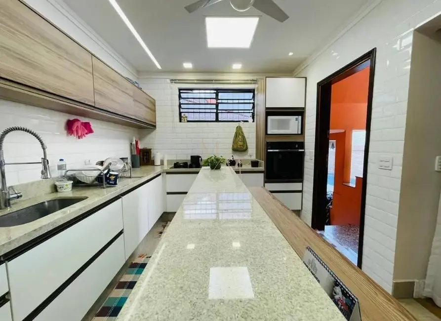 Foto 4 de Casa com 3 quartos à venda, 163m2 em Vila Belmiro, Santos - SP