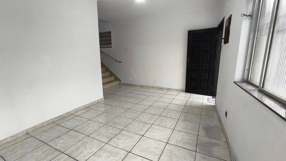Casa com 2 quartos à venda, 85m2 em Encruzilhada, Santos - SP - imagem 4 Foto 4 de Casa com 2 quartos à venda, 85m2 em Encruzilhada, Santos - SP