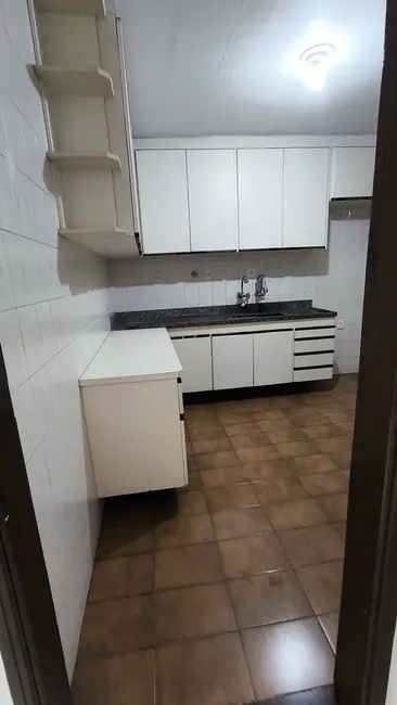 Casa com 2 quartos à venda, 85m2 em Encruzilhada, Santos - SP - imagem 9 Foto 9 de Casa com 2 quartos à venda, 85m2 em Encruzilhada, Santos - SP