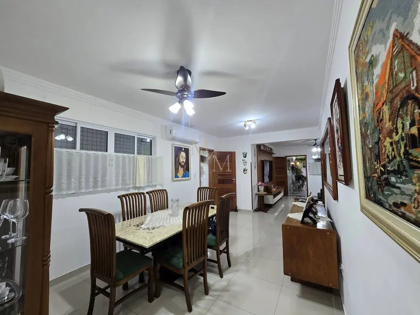 Casa com 3 quartos à venda, 129160m2 em Ponta da Praia, Santos - SP - imagem 9 Foto 9 de Casa com 3 quartos à venda, 129160m2 em Ponta da Praia, Santos - SP