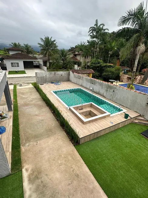 Foto 1 de Casa com 5 quartos à venda em Bertioga - SP
