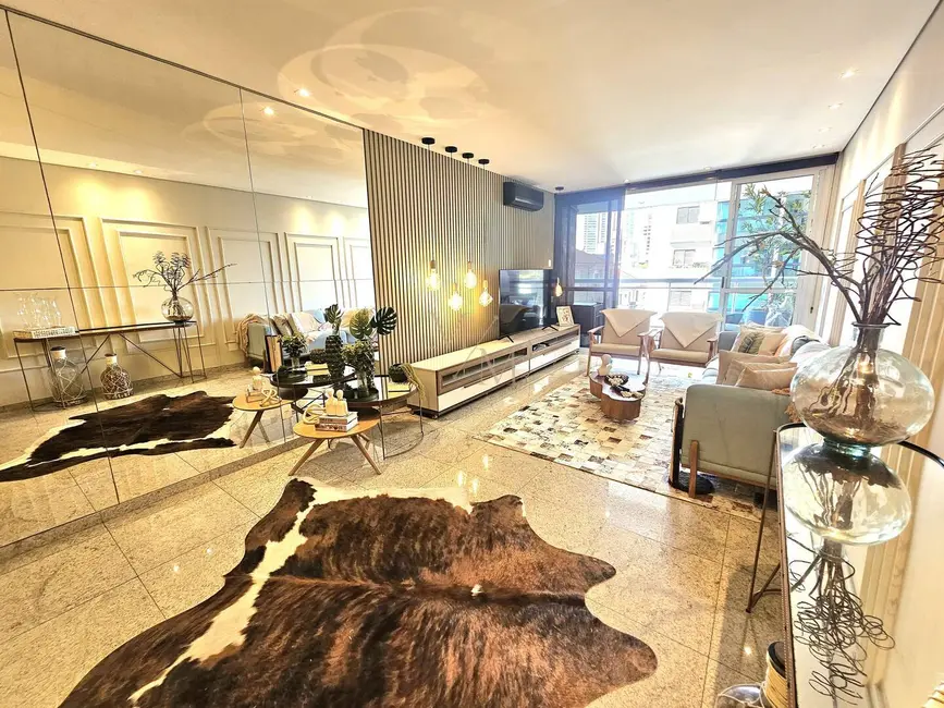 Foto 2 de Apartamento com 3 quartos à venda, 160m2 em Pompéia, Santos - SP