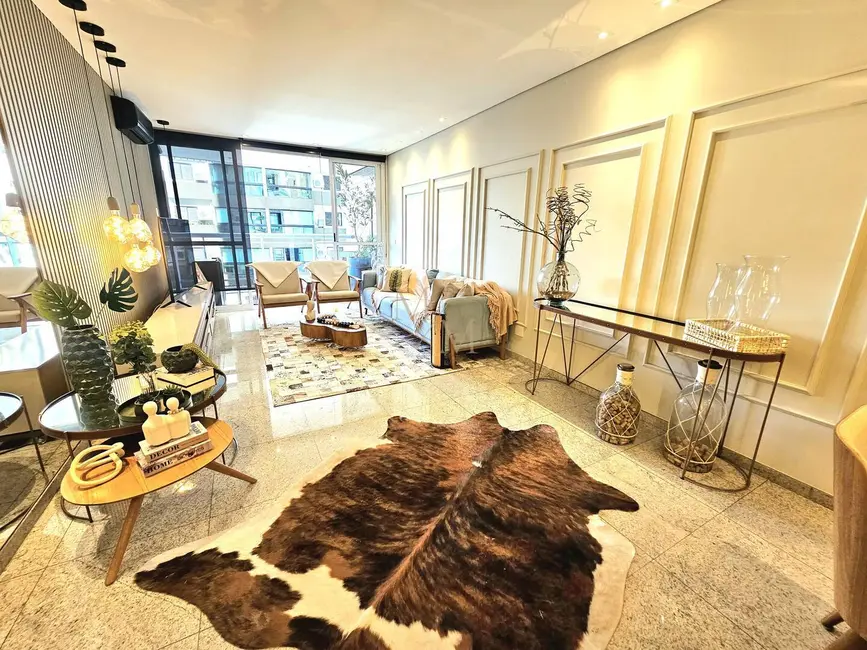 Foto 3 de Apartamento com 3 quartos à venda, 160m2 em Pompéia, Santos - SP