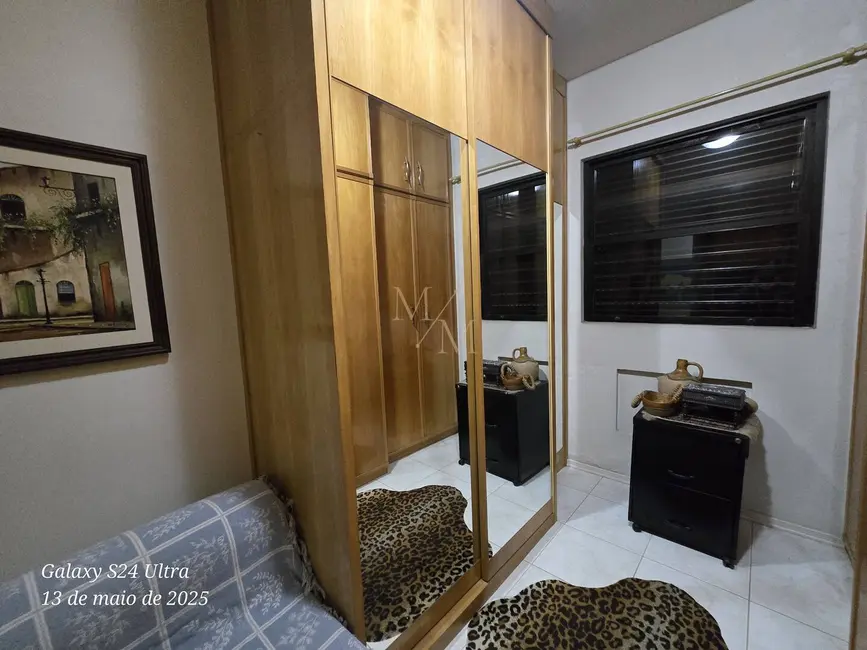 Apartamento com 2 quartos para alugar, 94m2 em Pompéia, Santos - SP - imagem 8 Foto 8 de Apartamento com 2 quartos para alugar, 94m2 em Pompéia, Santos - SP