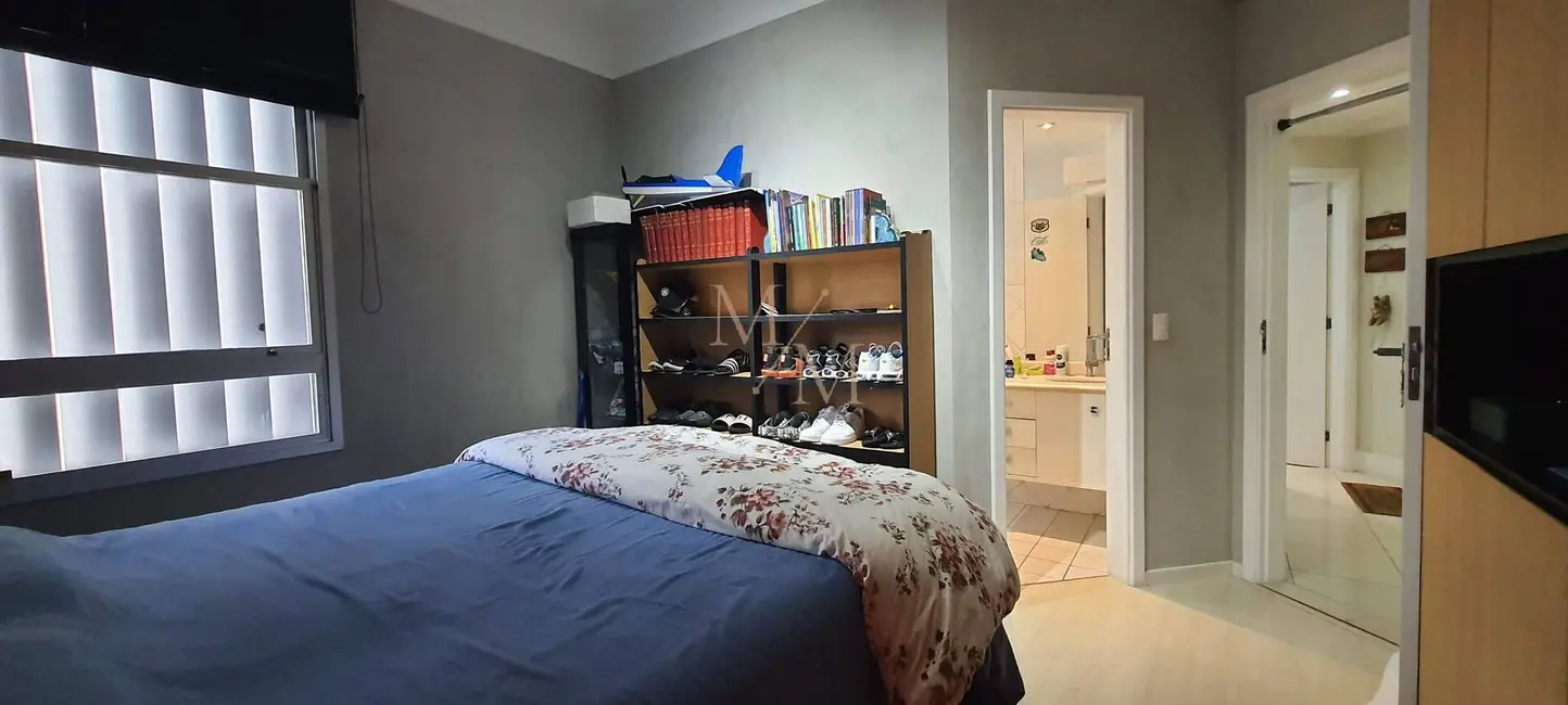 Apartamento com 3 quartos à venda e para alugar, 204m2 em Gonzaga, Santos - SP - imagem 7 Foto 7 de Apartamento com 3 quartos à venda e para alugar, 204m2 em Gonzaga, Santos - SP