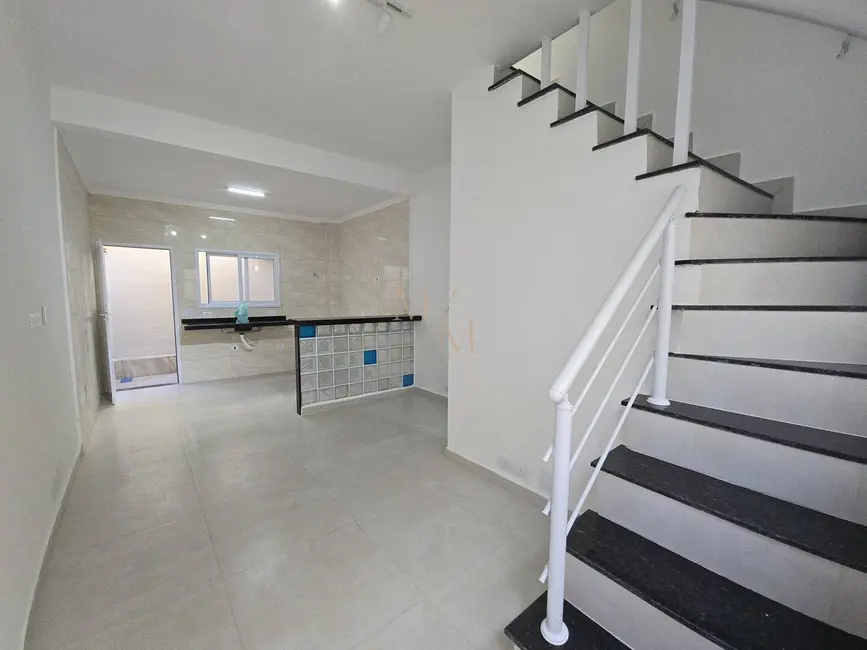 Foto 2 de Sobrado com 2 quartos à venda, 54m2 em Aviação, Praia Grande - SP