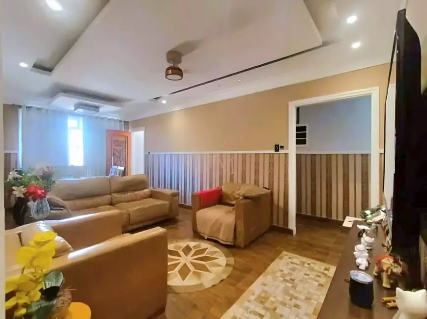 Casa com 3 quartos à venda, 114m2 em Encruzilhada, Santos - SP - imagem 2 Foto 2 de Casa com 3 quartos à venda, 114m2 em Encruzilhada, Santos - SP