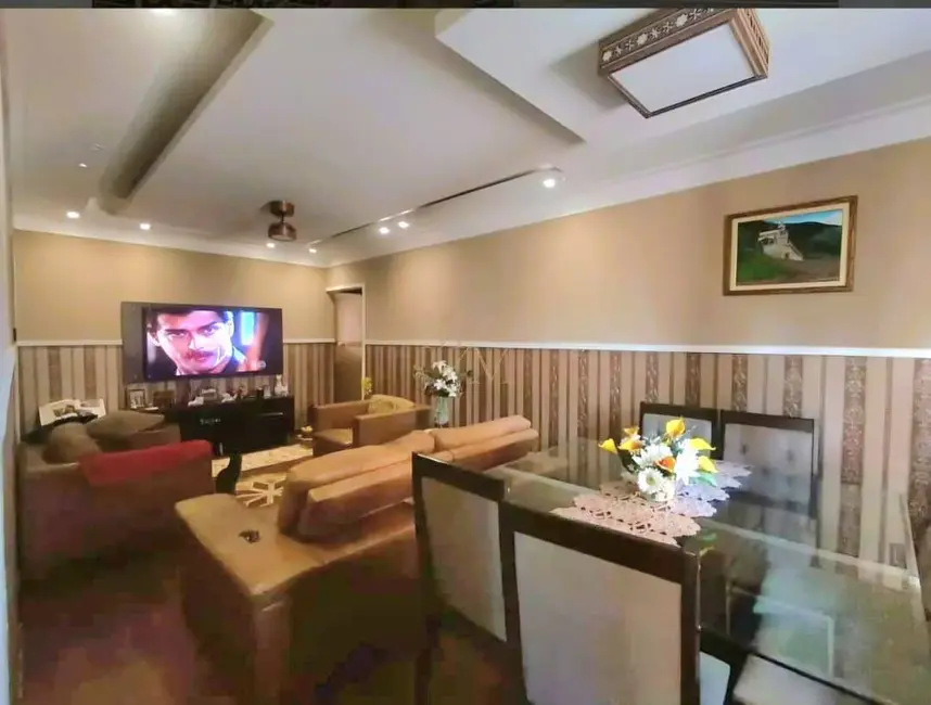 Casa com 3 quartos à venda, 114m2 em Encruzilhada, Santos - SP - imagem 3 Foto 3 de Casa com 3 quartos à venda, 114m2 em Encruzilhada, Santos - SP