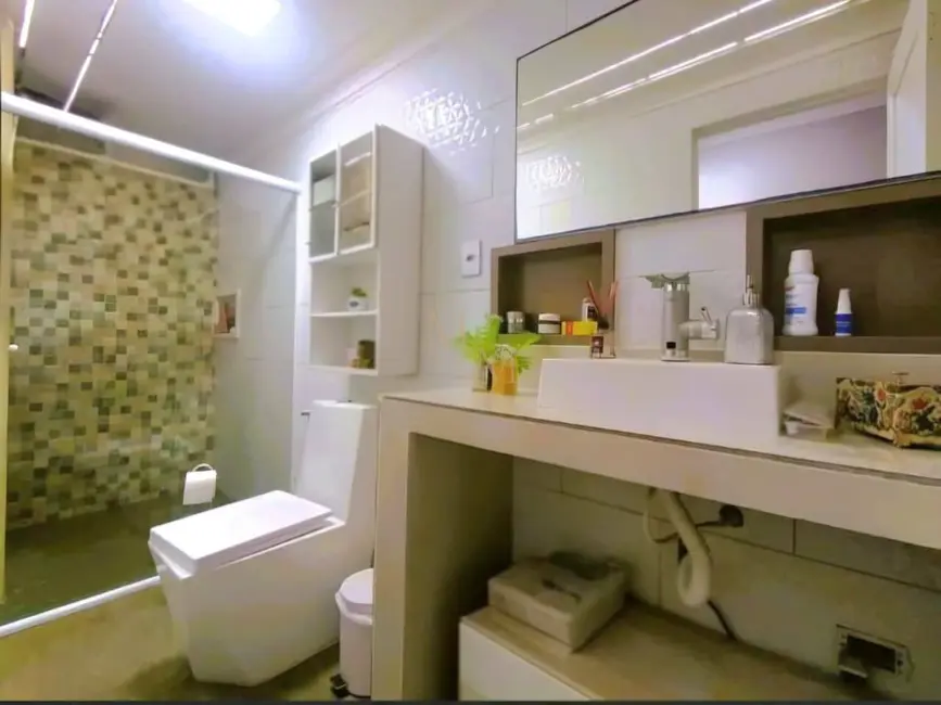 Casa com 3 quartos à venda, 114m2 em Encruzilhada, Santos - SP - imagem 9 Foto 9 de Casa com 3 quartos à venda, 114m2 em Encruzilhada, Santos - SP