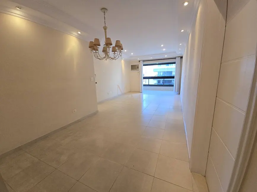 Foto 9 de Apartamento com 3 quartos à venda, 125m2 em Embaré, Santos - SP