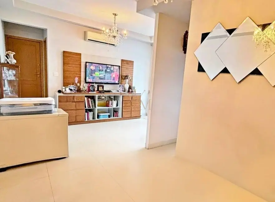 Apartamento com 3 quartos à venda, 130m2 em Gonzaga, Santos - SP - imagem 6 Foto 6 de Apartamento com 3 quartos à venda, 130m2 em Gonzaga, Santos - SP