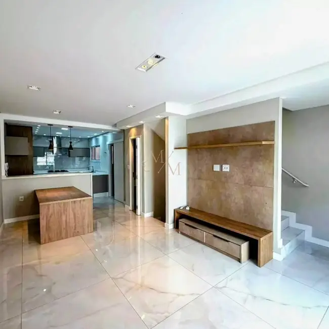 Casa com 2 quartos à venda, 101m2 em Marapé, Santos - SP - imagem 4 Foto 4 de Casa com 2 quartos à venda, 101m2 em Marapé, Santos - SP