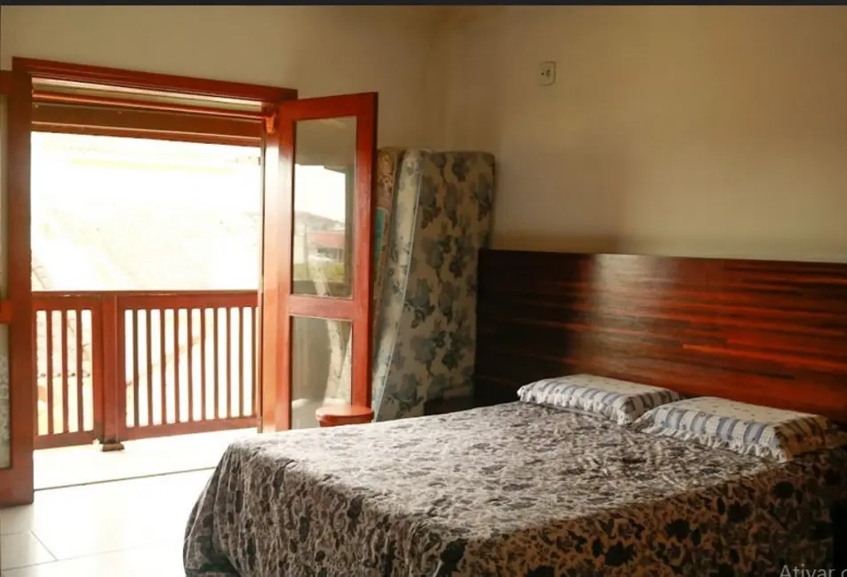 Casa com 3 quartos à venda, 240m2 em Peruibe - SP - imagem 5 Foto 5 de Casa com 3 quartos à venda, 240m2 em Peruibe - SP