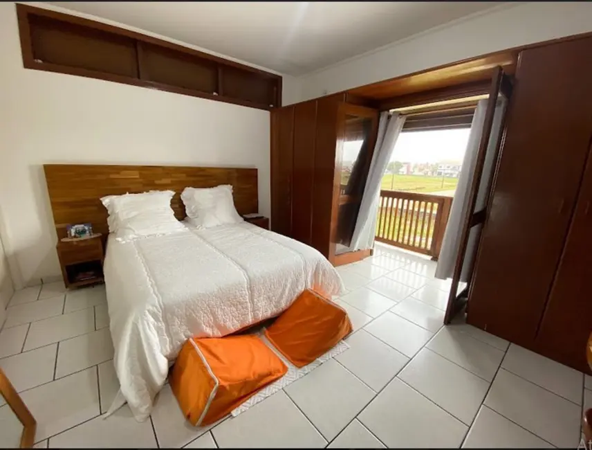 Foto 2 de Casa com 3 quartos à venda, 240m2 em Peruibe - SP