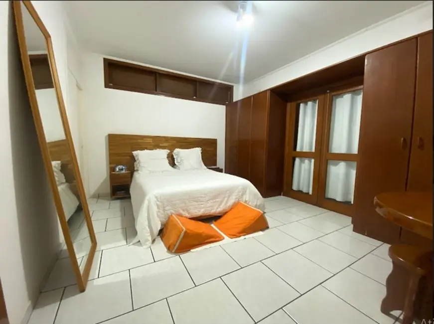 Casa com 3 quartos à venda, 240m2 em Peruibe - SP - imagem 3 Foto 3 de Casa com 3 quartos à venda, 240m2 em Peruibe - SP
