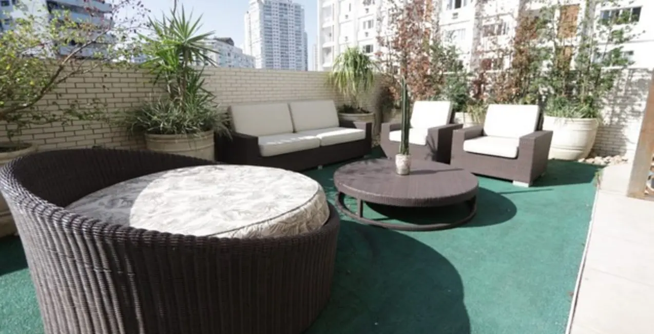 Apartamento com 4 quartos à venda e para alugar, 335m2 em Ponta da Praia, Santos - SP - imagem 3 Foto 3 de Apartamento com 4 quartos à venda e para alugar, 335m2 em Ponta da Praia, Santos - SP
