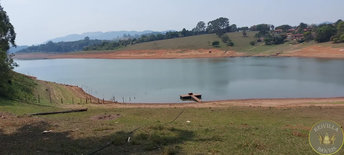 Foto 3 de Chácara com 3 quartos à venda, 550m2 em Piracaia - SP