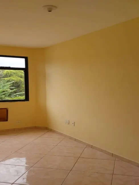 Foto 4 de Casa de Condomínio com 2 quartos para alugar, 104m2 em Marechal Hermes, Rio De Janeiro - RJ