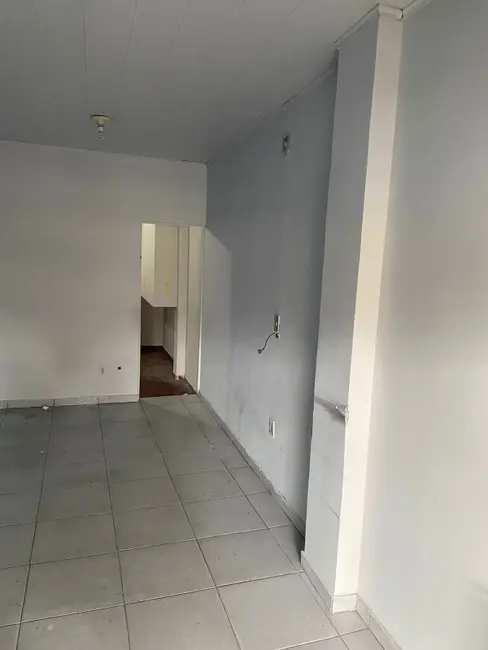 Armazém / Galpão para alugar, 40m2 em Realengo, Rio De Janeiro - RJ - imagem 9 Foto 9 de Armazém / Galpão para alugar, 40m2 em Realengo, Rio De Janeiro - RJ
