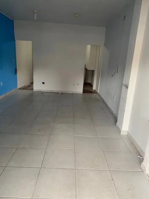 Armazém / Galpão para alugar, 40m2 em Realengo, Rio De Janeiro - RJ - imagem 4 Foto 4 de Armazém / Galpão para alugar, 40m2 em Realengo, Rio De Janeiro - RJ