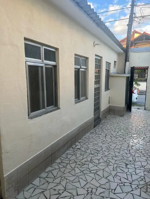 Foto 2 de Casa com 1 quarto para alugar, 40m2 em Marechal Hermes, Rio De Janeiro - RJ