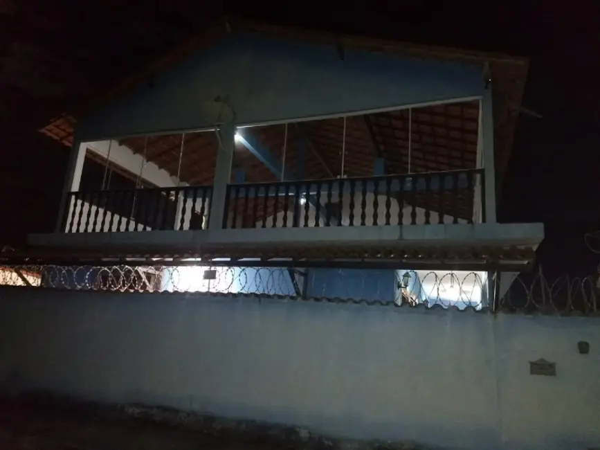 Foto 2 de Casa com 4 quartos à venda, 236m2 em Cabo Frio - RJ