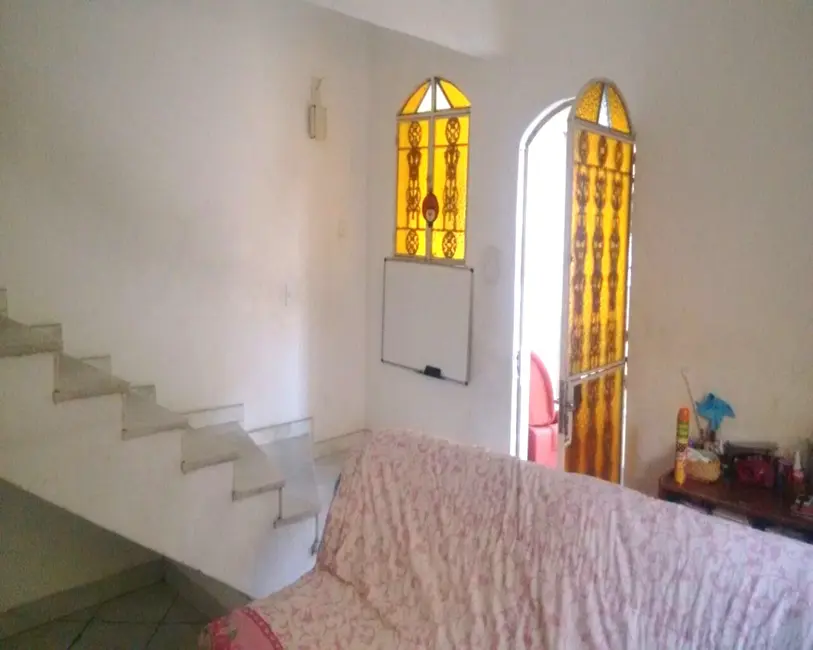 Casa com 4 quartos à venda, 160m2 em Vila Valqueire, Rio De Janeiro - RJ - imagem 2 Foto 2 de Casa com 4 quartos à venda, 160m2 em Vila Valqueire, Rio De Janeiro - RJ