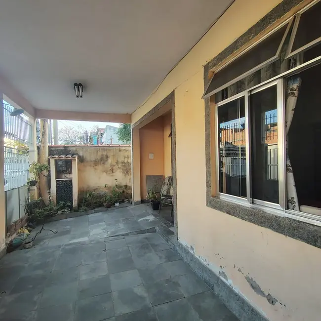 Foto 2 de Casa com 2 quartos à venda, 147m2 em Marechal Hermes, Rio De Janeiro - RJ