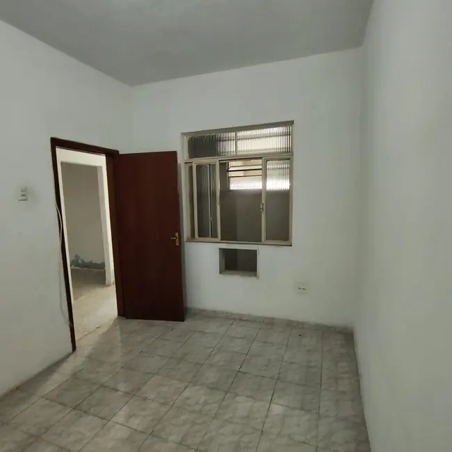 Casa com 2 quartos à venda, 110m2 em Guadalupe, Rio De Janeiro - RJ - imagem 5 Foto 5 de Casa com 2 quartos à venda, 110m2 em Guadalupe, Rio De Janeiro - RJ