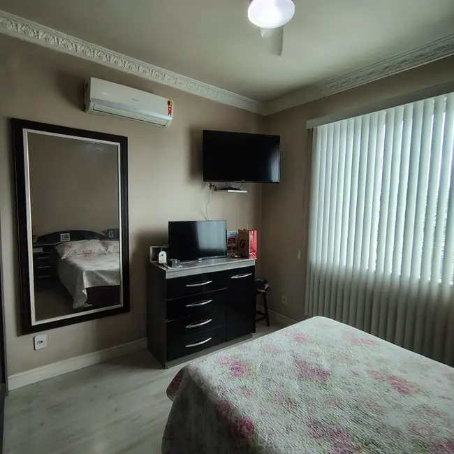 Foto 5 de Casa com 2 quartos à venda, 98m2 em Marechal Hermes, Rio De Janeiro - RJ