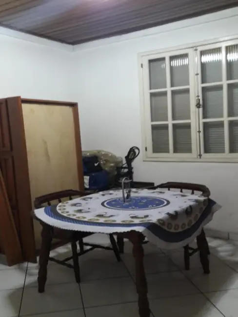 Casa com 2 quartos à venda, 78m2 em Vila Valqueire, Rio De Janeiro - RJ - imagem 8 Foto 8 de Casa com 2 quartos à venda, 78m2 em Vila Valqueire, Rio De Janeiro - RJ