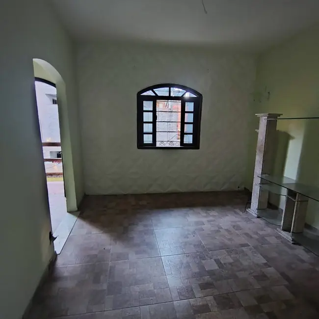 Casa com 2 quartos à venda, 140m2 em Realengo, Rio De Janeiro - RJ - imagem 4 Foto 4 de Casa com 2 quartos à venda, 140m2 em Realengo, Rio De Janeiro - RJ