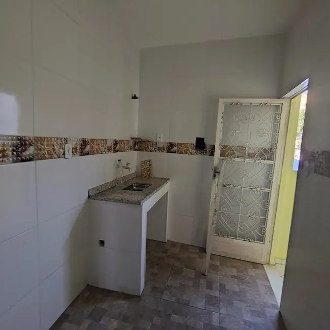 Casa com 2 quartos à venda, 140m2 em Realengo, Rio De Janeiro - RJ - imagem 9 Foto 9 de Casa com 2 quartos à venda, 140m2 em Realengo, Rio De Janeiro - RJ