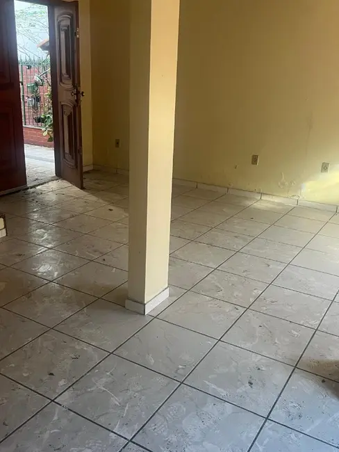 Foto 2 de Casa com 3 quartos à venda, 157m2 em Marechal Hermes, Rio De Janeiro - RJ