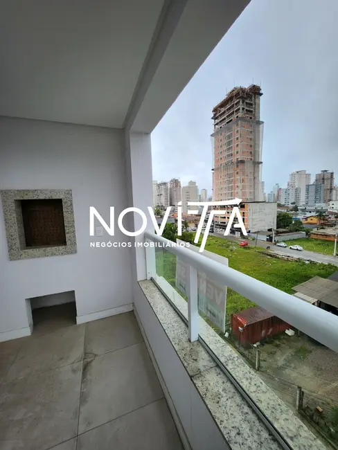 Foto 5 de Apartamento com 2 quartos à venda, 66m2 em Itapema - SC