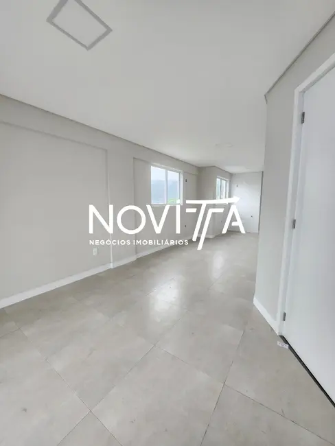 Foto 3 de Apartamento com 2 quartos à venda, 66m2 em Itapema - SC