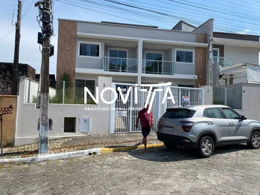 Foto 1 de Casa com 3 quartos à venda, 109m2 em Itapema - SC