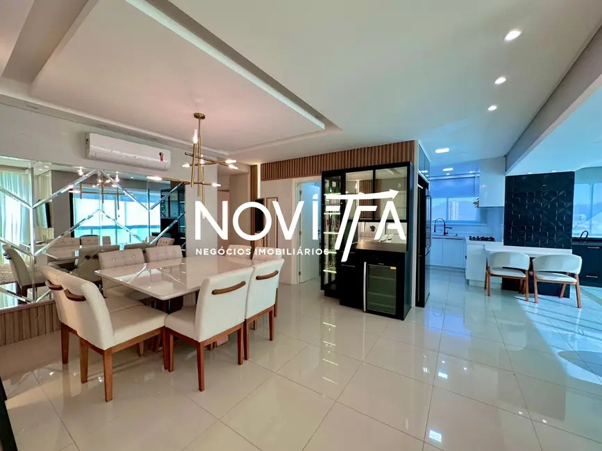 Foto 3 de Apartamento com 3 quartos à venda, 150m2 em Meia Praia, Itapema - SC