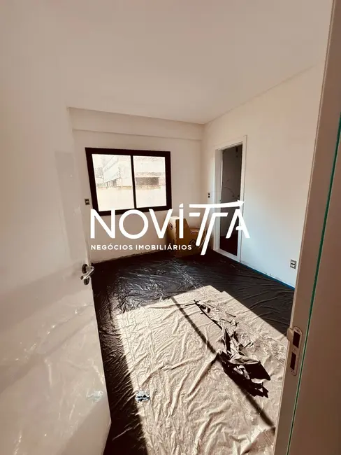 Foto 4 de Apartamento com 2 quartos à venda, 74m2 em Meia Praia, Itapema - SC