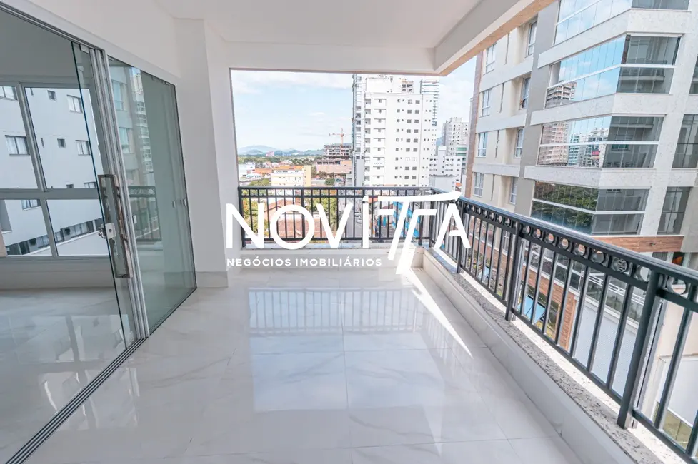 Foto 3 de Apartamento com 4 quartos à venda, 180m2 em Meia Praia, Itapema - SC