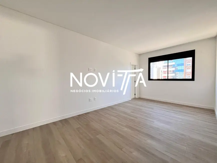 Foto 2 de Apartamento com 3 quartos à venda, 153m2 em Meia Praia, Itapema - SC