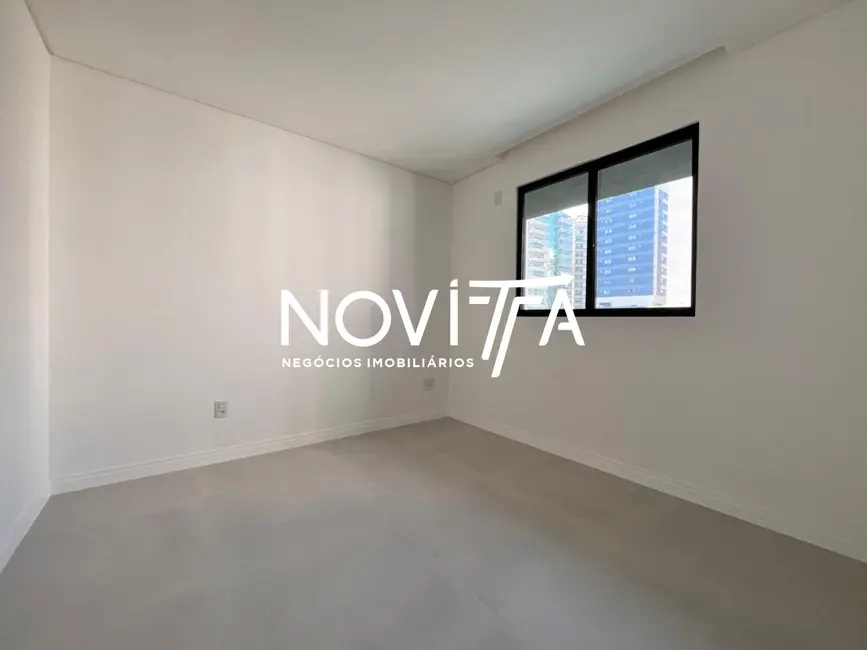 Foto 7 de Apartamento com 3 quartos à venda, 103m2 em Meia Praia, Itapema - SC