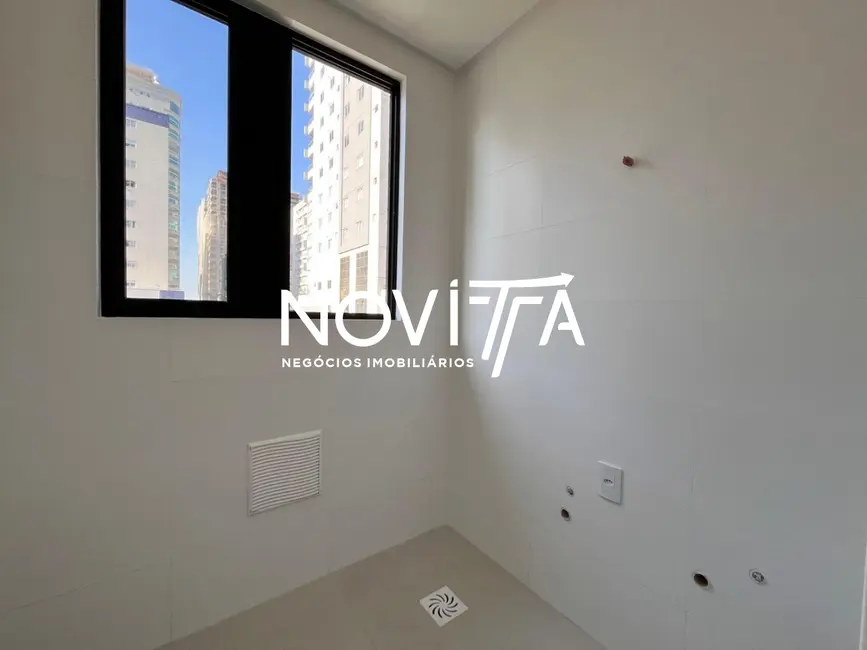 Foto 3 de Apartamento com 3 quartos à venda, 103m2 em Meia Praia, Itapema - SC