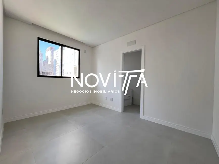 Foto 5 de Apartamento com 3 quartos à venda, 103m2 em Meia Praia, Itapema - SC