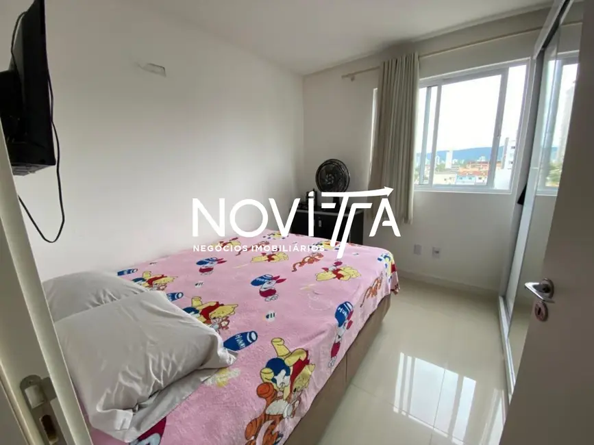 Foto 2 de Apartamento com 2 quartos à venda, 77m2 em Meia Praia, Itapema - SC
